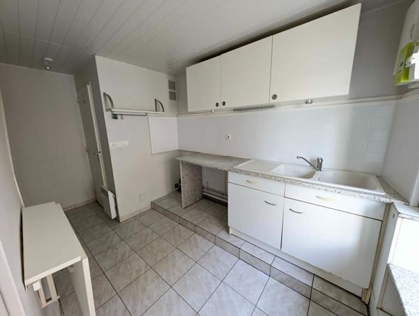 LIMITROPHE CAEN - Maison de ville avec 2 chambres