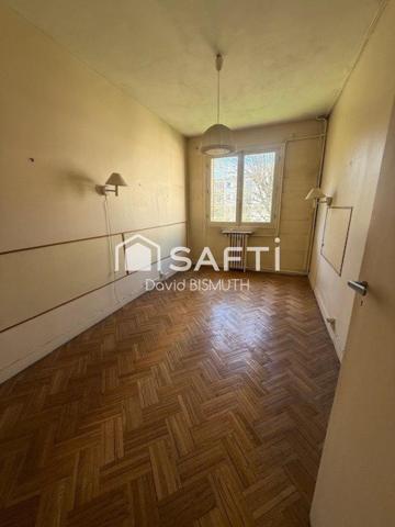 APPARTEMENT 4 PIECES 3 CHAMBRES DE 78 M2 AVEC BOX ET CAVE AU SOUS SOL