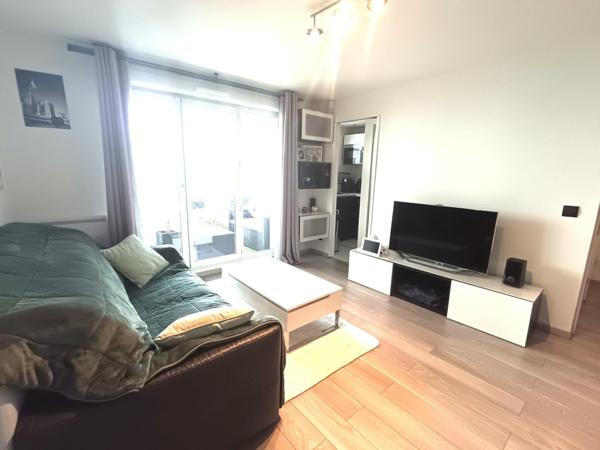 Magnifique Appartement 2P avec Extérieur au pied de la Gare RER de Cergy-le-Haut