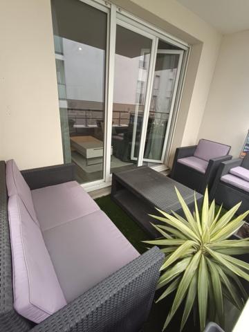 Magnifique Appartement 2P avec Extérieur au pied de la Gare RER de Cergy-le-Haut