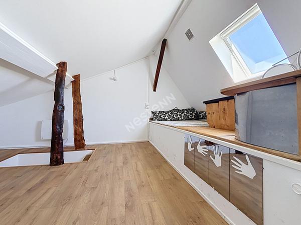 BAS MONTREUIL LIMITE VINCENNES, DERNIER ETAGE, 2/3 PIECES EN DUPLEX DE 39M² (88M² AU SOL) AVEC TERRASSE PRIVATIVE.