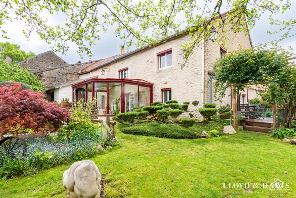 Un Ecrin de paix, de charme et de fraîcheur – S.H. 272 m² - jardin : 1250 m²