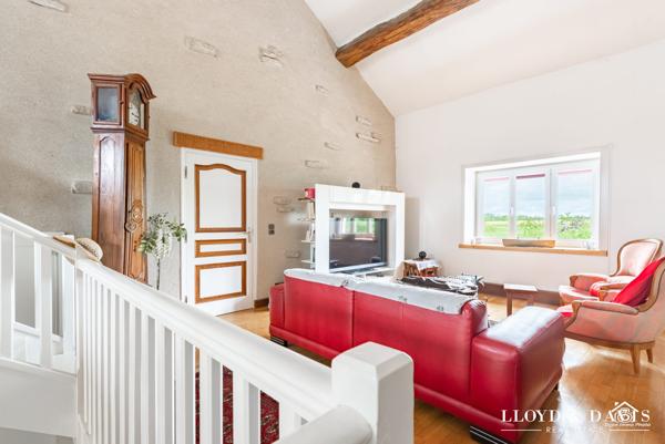 Un Ecrin de paix, de charme et de fraîcheur – S.H. 272 m² - jardin : 1250 m²