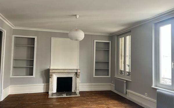 Appartement à louer    2 pièces • 72 m2 Bourges