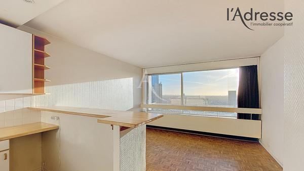 PUTEAUX / LA DEFENSE Studio de 27 m² avec cave et parking