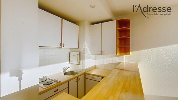 PUTEAUX / LA DEFENSE Studio de 27 m² avec cave et parking