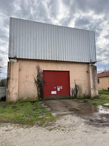 Entrepôt à louer à Pessac proche du centre idéal pour stockage