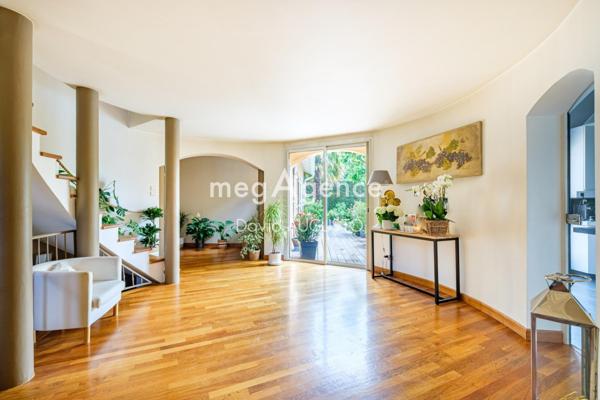 Maison à LIMONEST, 69760 - 7 pièces 216m²