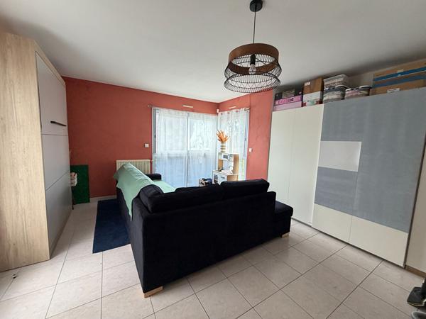 LE POIRÉ-SUR-VIE MAISON FAMILIALE 5 CHAMBRES AVEC PISCINE SUR PLUS DE 5 900 M²