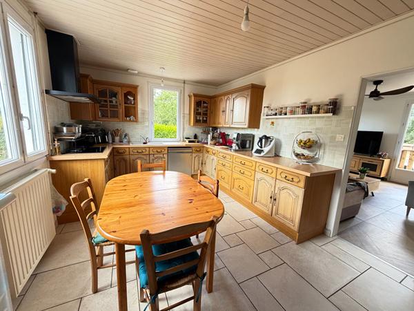 LE POIRÉ-SUR-VIE MAISON FAMILIALE 5 CHAMBRES AVEC PISCINE SUR PLUS DE 5 900 M²