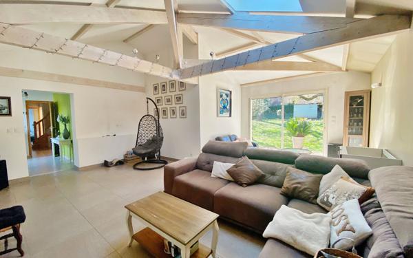 Maison à vendre    7 pièces • 208,13 m2 Francheville