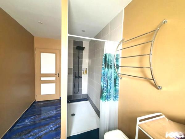 JOUÉ-LES-TOURS - 37300 - BELLE MAISON MODERNE - 5 CHAMBRES - CUISINE TOUTE EQUIPÉE ET AMENAGÉE - GARAGE - PARCELLE DE 590M2 - IDÉAL INVESTISSEURS