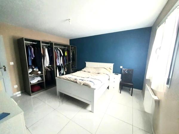 JOUÉ-LES-TOURS - 37300 - BELLE MAISON MODERNE - 5 CHAMBRES - CUISINE TOUTE EQUIPÉE ET AMENAGÉE - GARAGE - PARCELLE DE 590M2 - IDÉAL INVESTISSEURS