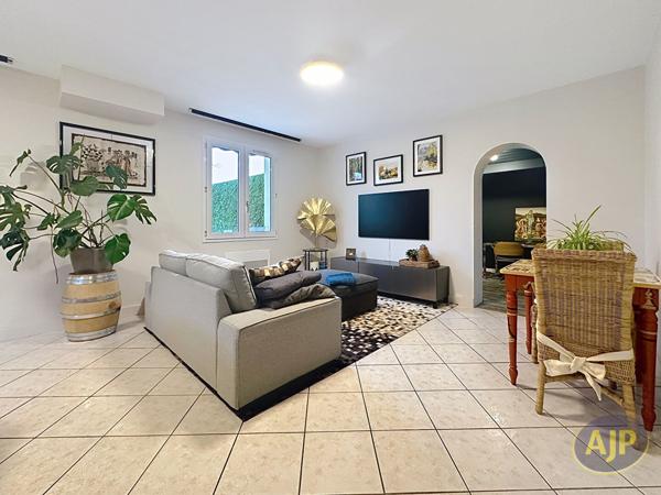 Vente maison Jonzac : 353 500 € - AJP Immobilier Pons