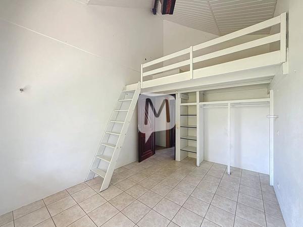 DPT GUYANE, à vendre MATOURY Maison T6 de 235 m2 avec piscine sur un terrain de 2000 m2