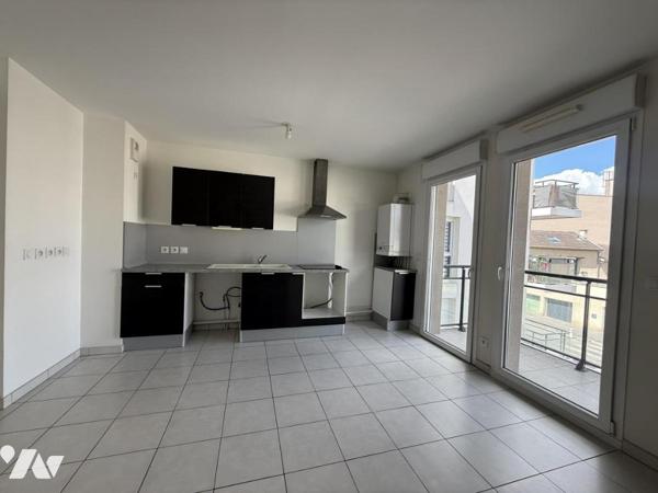 EXCLUSIVITE - REIMS- Quartier Clairmarais- T2 de 42,08 m² avec parking en sous-sol
