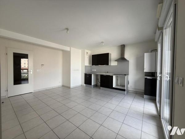 EXCLUSIVITE - REIMS- Quartier Clairmarais- T2 de 42,08 m² avec parking en sous-sol