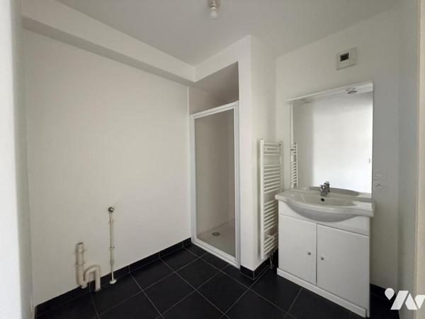 EXCLUSIVITE - REIMS- Quartier Clairmarais- T2 de 42,08 m² avec parking en sous-sol