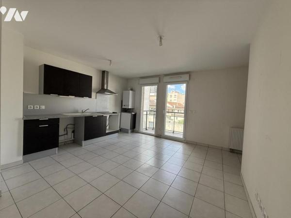 EXCLUSIVITE - REIMS- Quartier Clairmarais- T2 de 42,08 m² avec parking en sous-sol