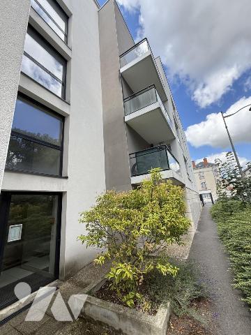 EXCLUSIVITE - REIMS- Quartier Clairmarais- T2 de 42,08 m² avec parking en sous-sol
