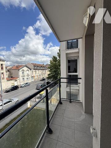 EXCLUSIVITE - REIMS- Quartier Clairmarais- T2 de 42,08 m² avec parking en sous-sol