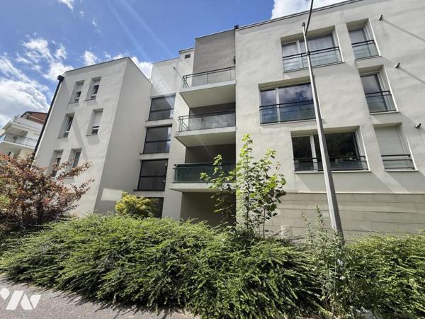 EXCLUSIVITE - REIMS- Quartier Clairmarais- T2 de 42,08 m² avec parking en sous-sol