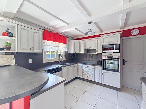 À vendre, Maison 4 chambres avec chambre et SDE au RDC