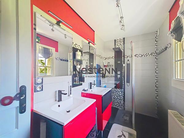 À vendre, Maison 4 chambres avec chambre et SDE au RDC