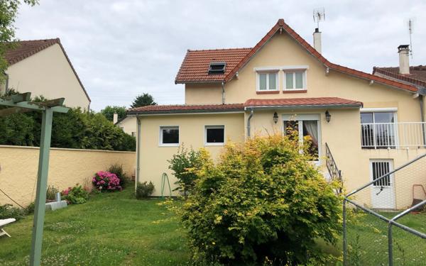 Maison à vendre    6 pièces •  Villecresnes