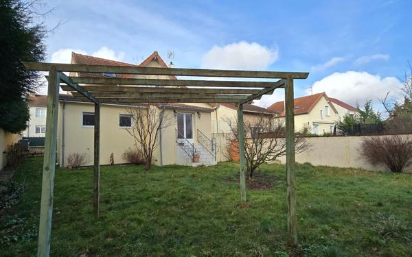 Maison à vendre    6 pièces •  Villecresnes