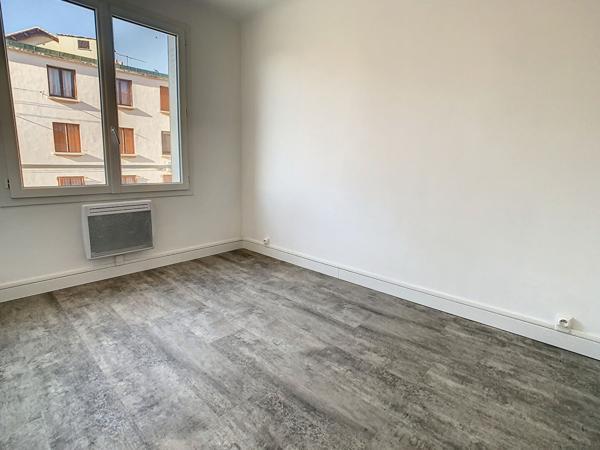 A vendre type 2 Marseille 13014 Bon secours investisseur