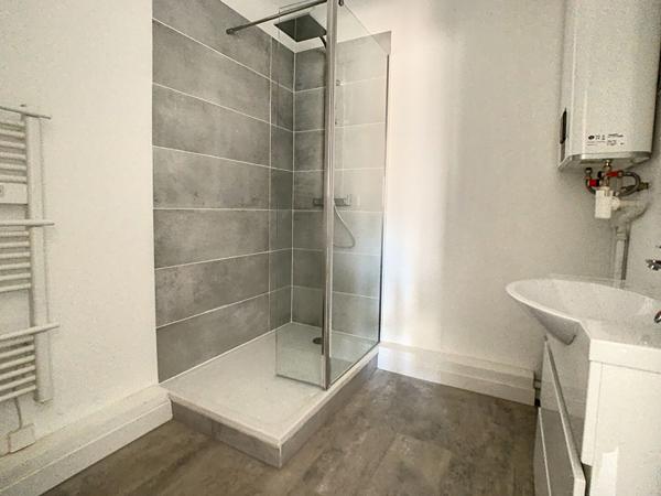 A vendre type 2 Marseille 13014 Bon secours investisseur