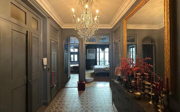 Appartement à vendre    3 pièces • 98 m2 Nice