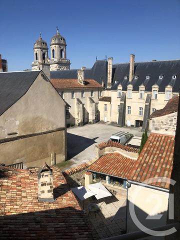 Maison à vendre  5 pièces - 178 m 2   ST JEAN D ANGELY  - 17