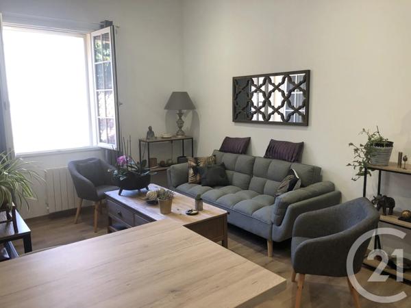 Maison à vendre  5 pièces - 178 m 2   ST JEAN D ANGELY  - 17