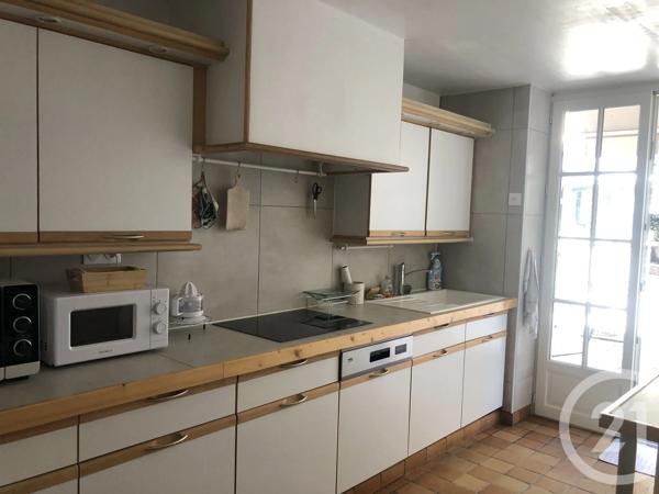 Maison à vendre  5 pièces - 178 m 2   ST JEAN D ANGELY  - 17