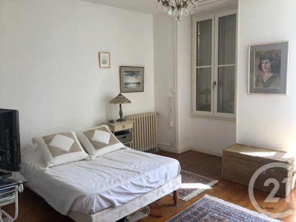 Maison à vendre  5 pièces - 178 m 2   ST JEAN D ANGELY  - 17