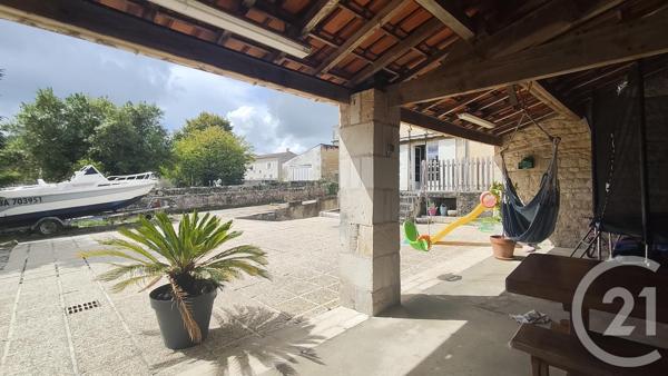 Maison à vendre  5 pièces - 178 m 2   ST JEAN D ANGELY  - 17
