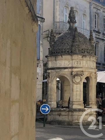 Maison à vendre  5 pièces - 178 m 2   ST JEAN D ANGELY  - 17