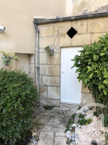 Maison à vendre  5 pièces - 178 m 2   ST JEAN D ANGELY  - 17