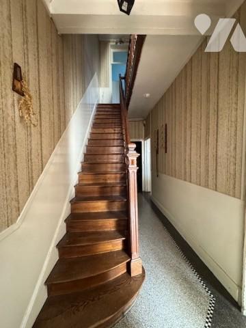 maison mitoyenne d'un coté, hyper centre ville, 3 chambres