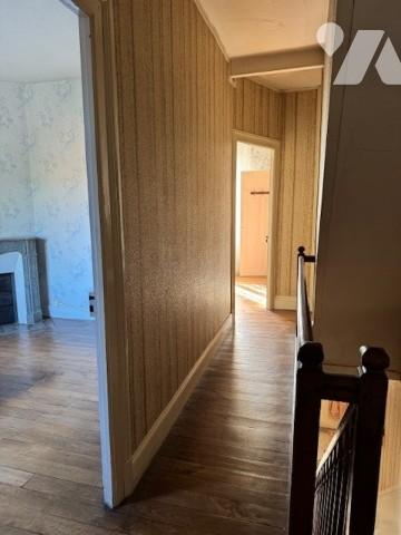 maison mitoyenne d'un coté, hyper centre ville, 3 chambres