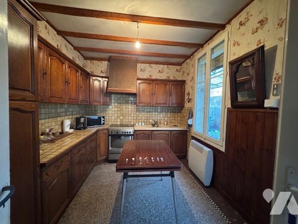 maison mitoyenne d'un coté, hyper centre ville, 3 chambres