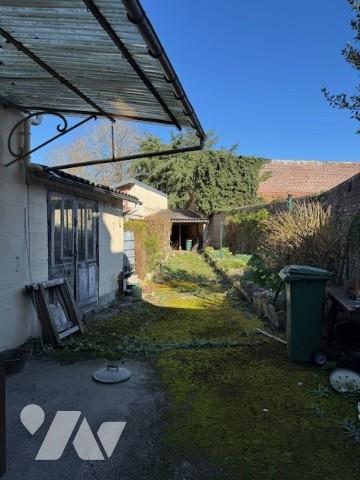 maison mitoyenne d'un coté, hyper centre ville, 3 chambres