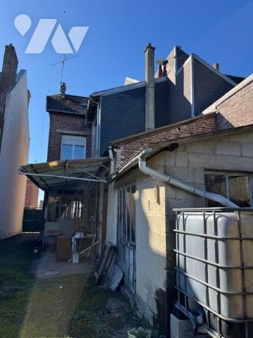 maison mitoyenne d'un coté, hyper centre ville, 3 chambres