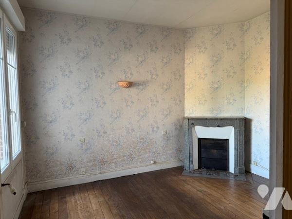 maison mitoyenne d'un coté, hyper centre ville, 3 chambres