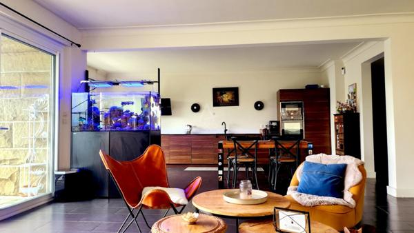 Appartement spacieux de 138m2 avec grande terrasse de 30m2 et double garage