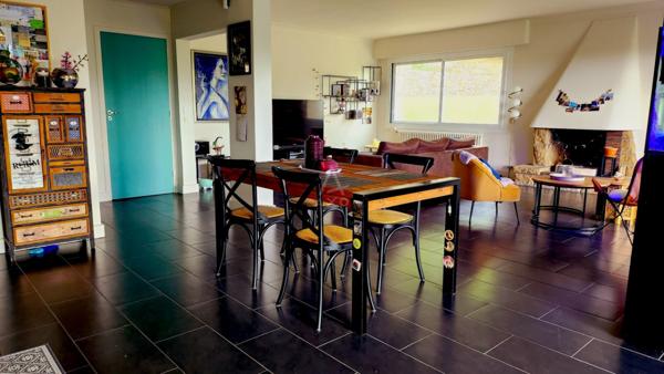 Appartement spacieux de 138m2 avec grande terrasse de 30m2 et double garage