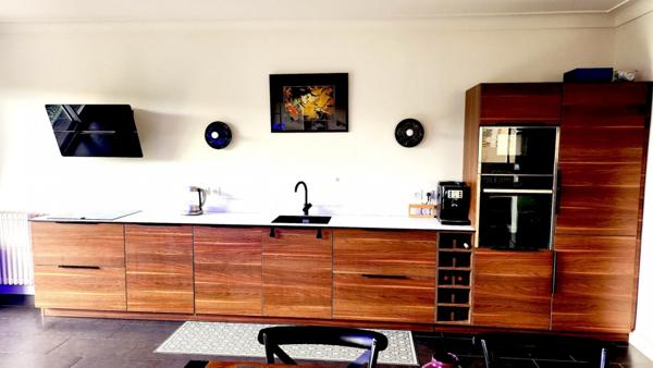 Appartement spacieux de 138m2 avec grande terrasse de 30m2 et double garage