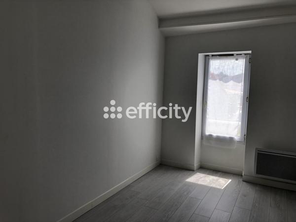 Maison
         5 pièces
        - 119 m² 460 000 € *